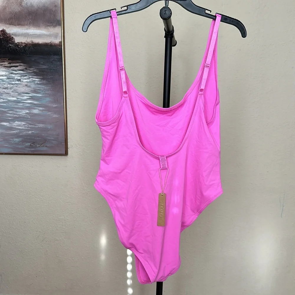 SKIMS Scoop Neck One Piece Neon Orchid‎ 2X